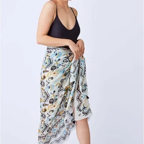 Stella & Dot Pareo Ikat Wrap/Scarf - Picture 3 of 3